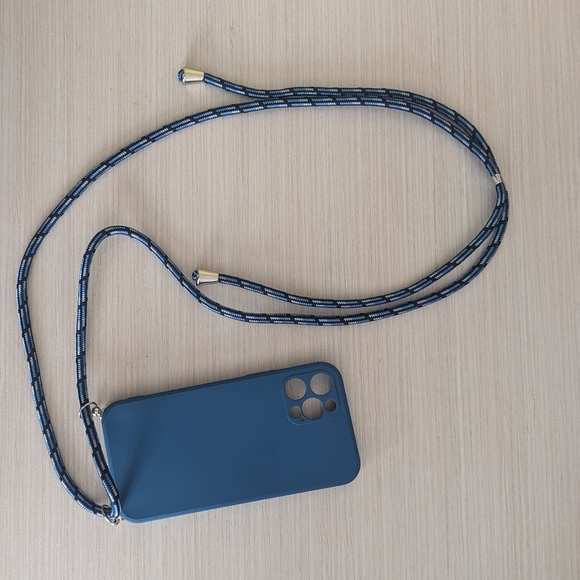 NWOT iPhone 14 pro adjustable strap case - Picture 2 of 4